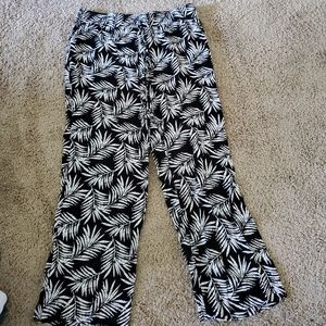 XL St Tropez Tropical B&W Pants